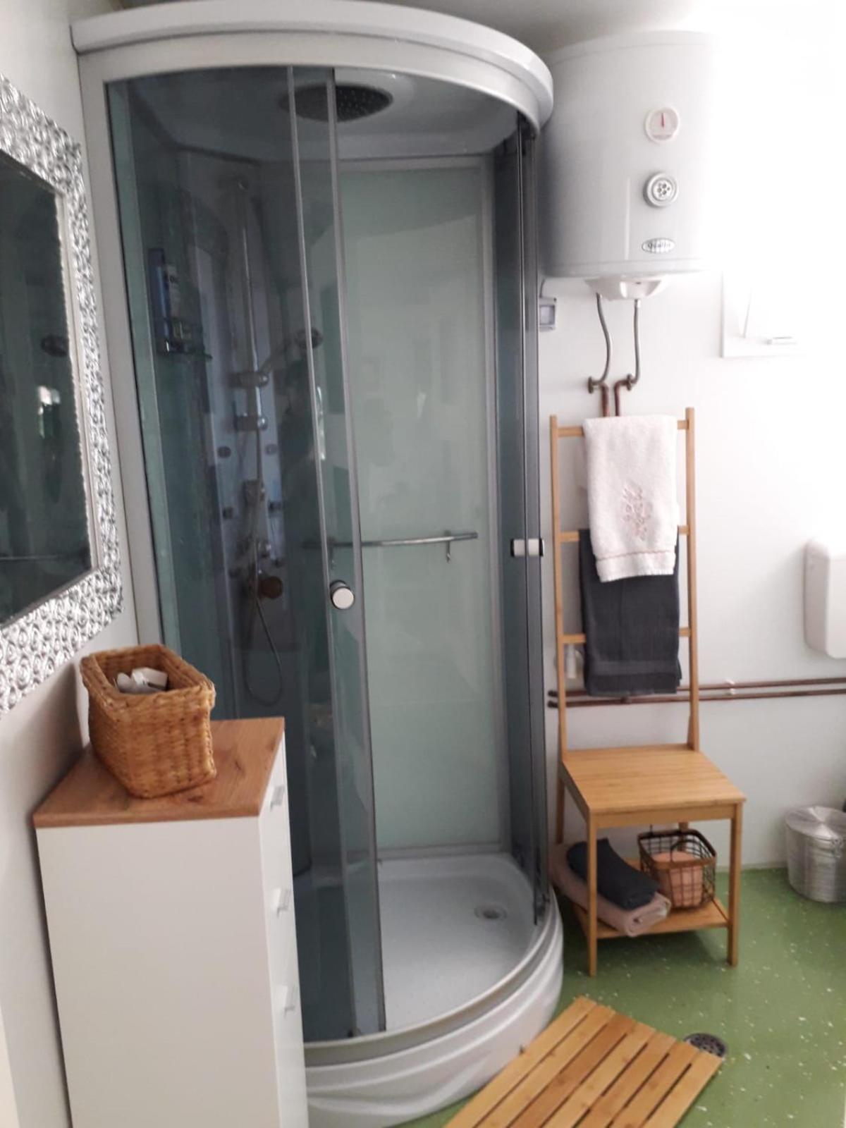 Studio Apartment Rosemary 로비니 외부 사진