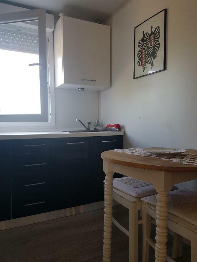 Studio Apartment Rosemary 로비니 외부 사진